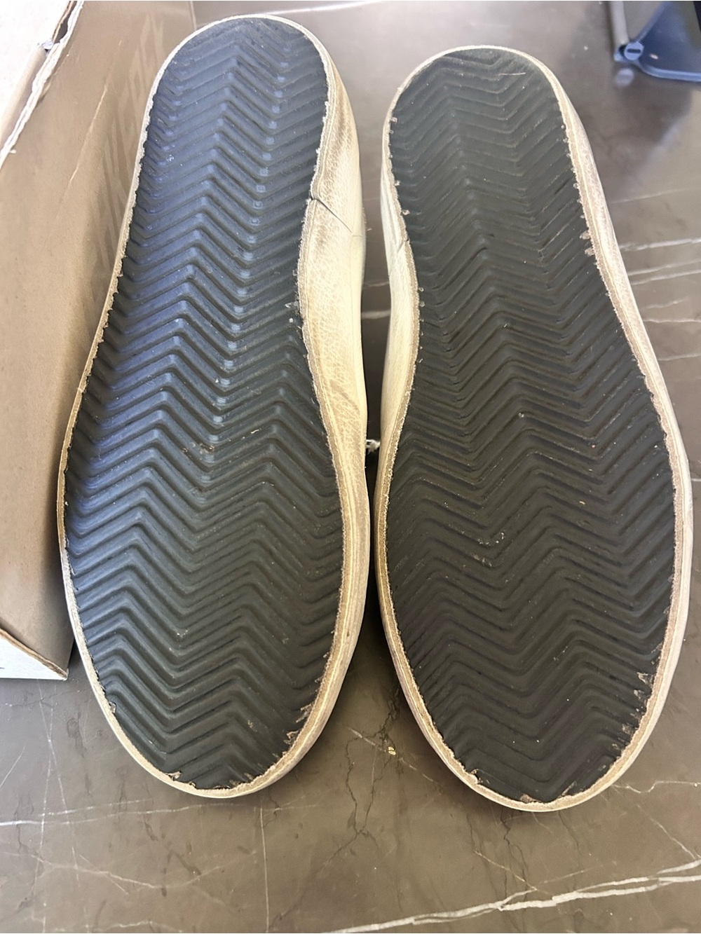 Golden Goose Boxed Sneakers in White with Spotted Detail - Picture 4 of 4